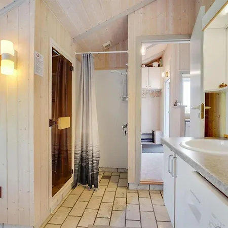 Lovisa - 500m From The Sea By Interhome